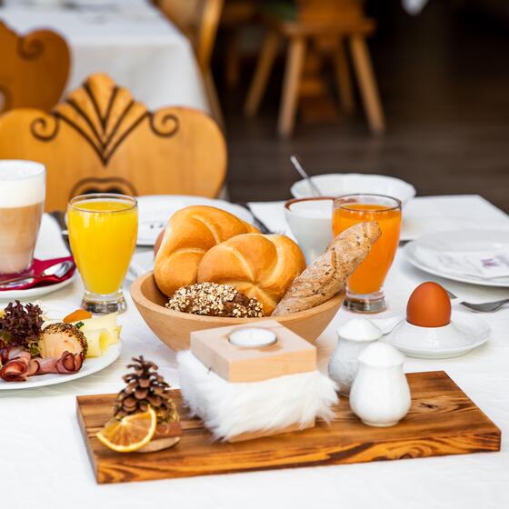 Frühstück im Familienhotel im Paznauntal