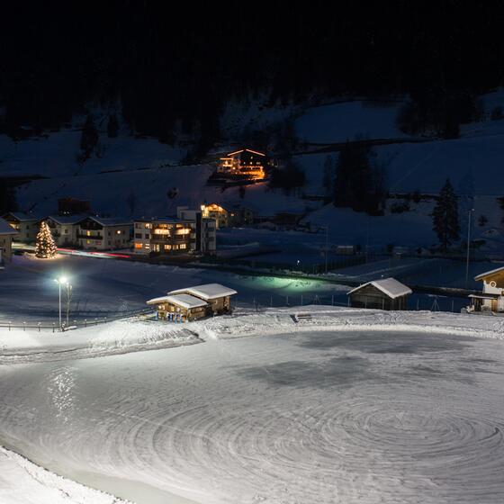 Eislaufen im Winterurlaub in Tirol